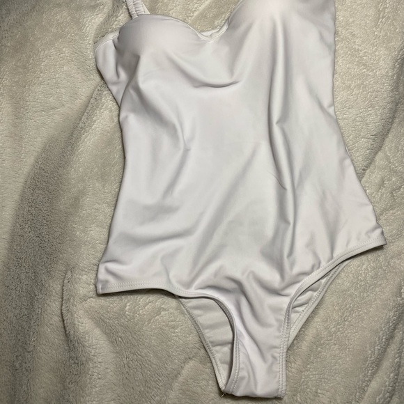 Pretty white ruched straps one piece bathing suit - Picture 2 of 7